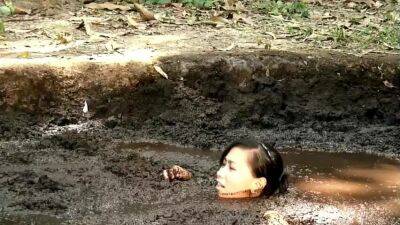 Nicole - Nicole Experiences Peat Pit Exploration - txxx.com - Philippines