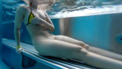 Jeny Smith - Jeny Smith bottomless in Spa. Naked underwater - drtuber
