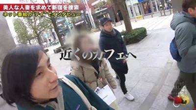 0000370_長身のスレンダー日本人女性が潮吹きするガン突き人妻NTR素人ナンパ絶頂セックス - upornia - Japan