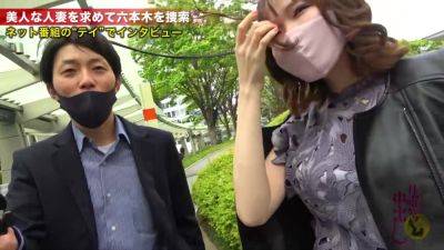 0000482_巨乳スレンダーの日本人女性が人妻NTR素人ナンパ絶頂セックス - upornia - Japan