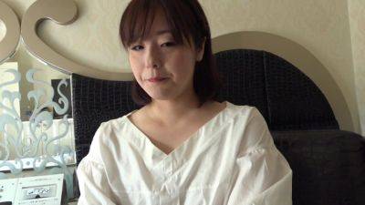 0001382_日本人女性がガン突きされるグラインド騎乗位人妻NTRセックス - upornia - Japan