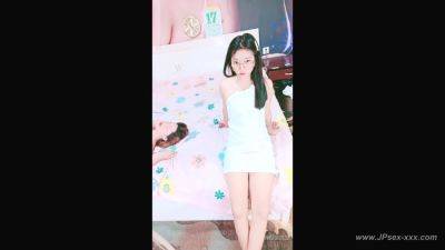 chinese teens live chat with mobile phone.952 - hclips - China