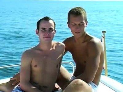 UK youngsters Grant and Valery anal fuck on a boat outdoor - drtuber - Britain
