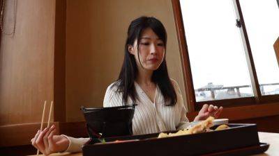 0000945_三十路のスレンダー日本人女性が人妻NTRセックス - upornia.com - Japan