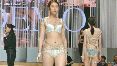 Chinese model in sexy lingerie show.19 - hclips - China