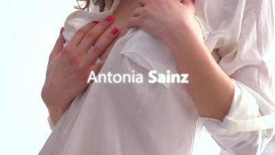 Antonia Sainz - Flaunt It - S19:E24 - porntry.com