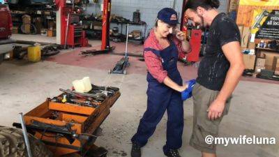 Mature mechanic lady prefers hot anal sex instead of paying for work. - anysex.com